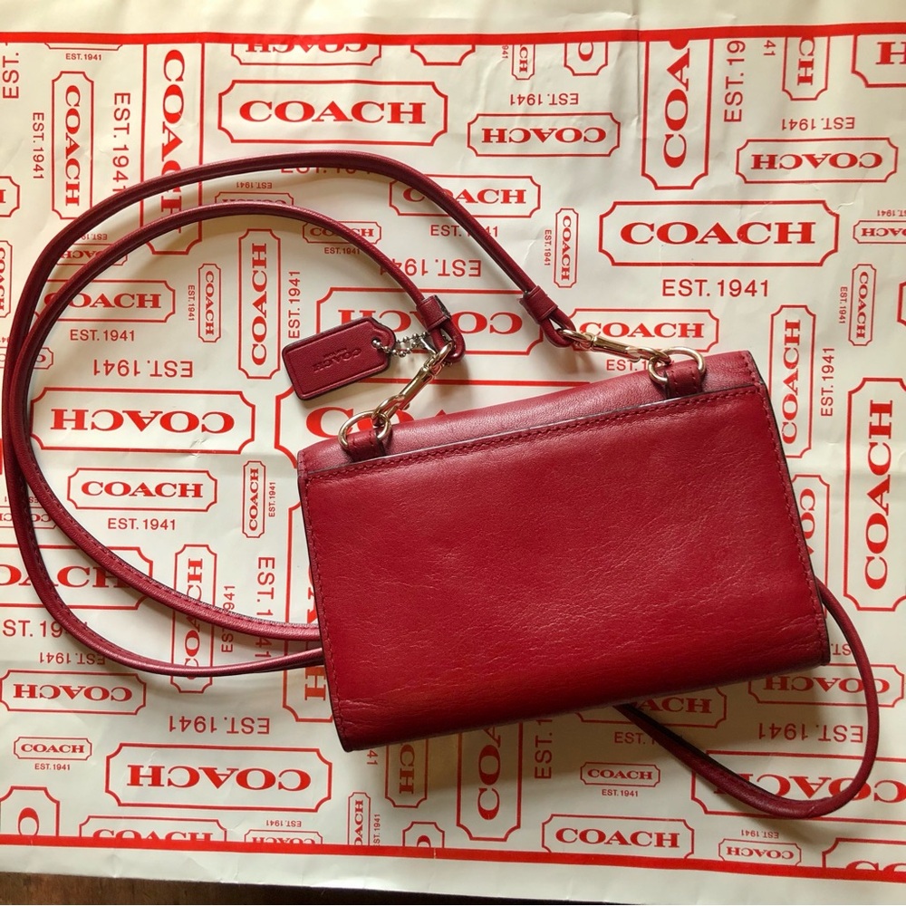Coach Swing Wallet - Picture 2 of 12